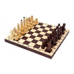 Шахматы обиходные лакированные в комплекте с доской